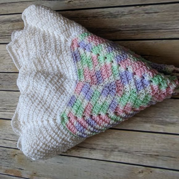 Pastel Round Hand Crocheted Baby Blanket - Picture 2 of 4
